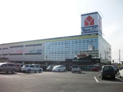 Home center. Yamada Denki Tecc Land east Okayama store up (home improvement) 281m