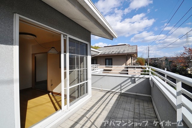 Balcony. Your laundry from the careful checking the weather forecast! ! Pay attention to the sudden rain!