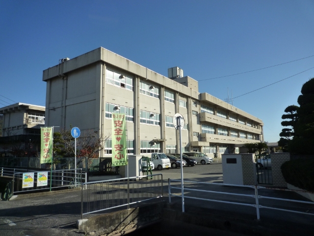 Primary school. 561m to Okayama Takashima elementary school (elementary school)