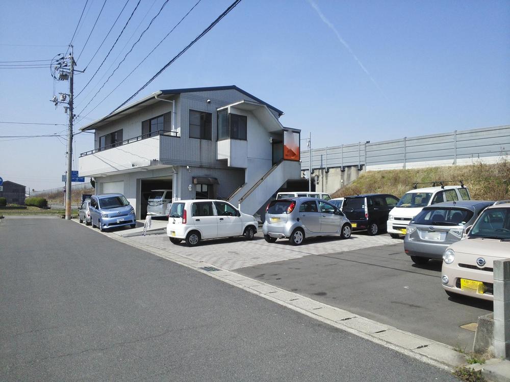 Parking lot