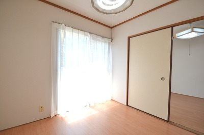Other room space. East of Western-style! Here to the party room ・  ・  ・ ?