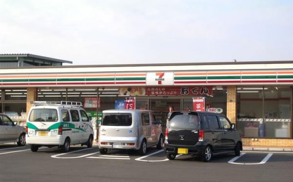 Convenience store. Seven-Eleven Okayama Hirai 4-chome up (convenience store) 439m