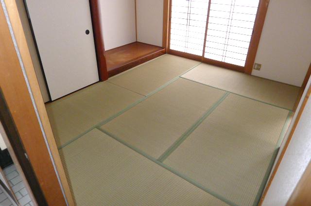 Non-living room. First floor Japanese-style room 6 quires