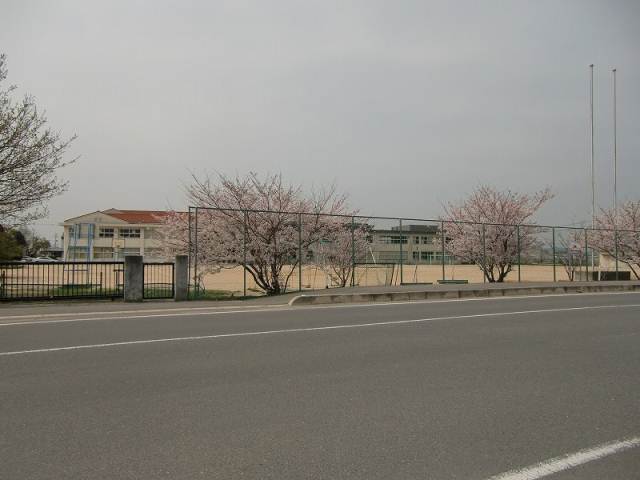 Primary school. Miyuki up to elementary school (elementary school) 691m