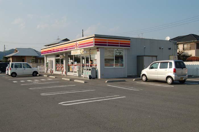 Convenience store. 401m to Circle K Osafune Hattori shop