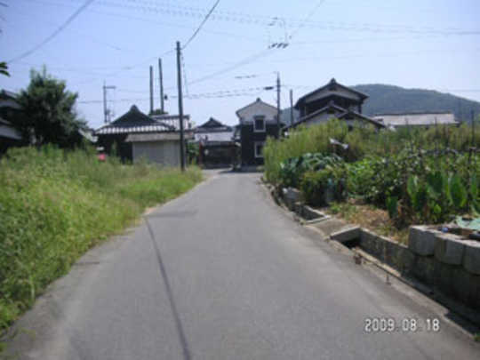 Local photos, including front road. Local land photo