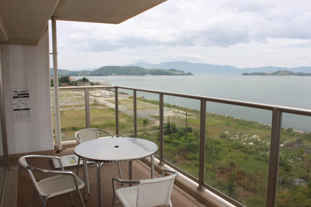 Balcony. You can spend a slow time while feeling the Seto Inland Sea of ​​wind on the balcony.