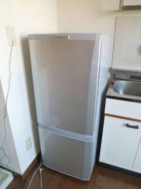 Other Equipment. There is a refrigerator! !