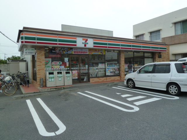 Convenience store. Seven-Eleven Higashisoja Station store up to (convenience store) 394m