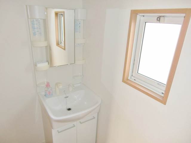 Washroom.  ☆ Shampoo dresser ☆