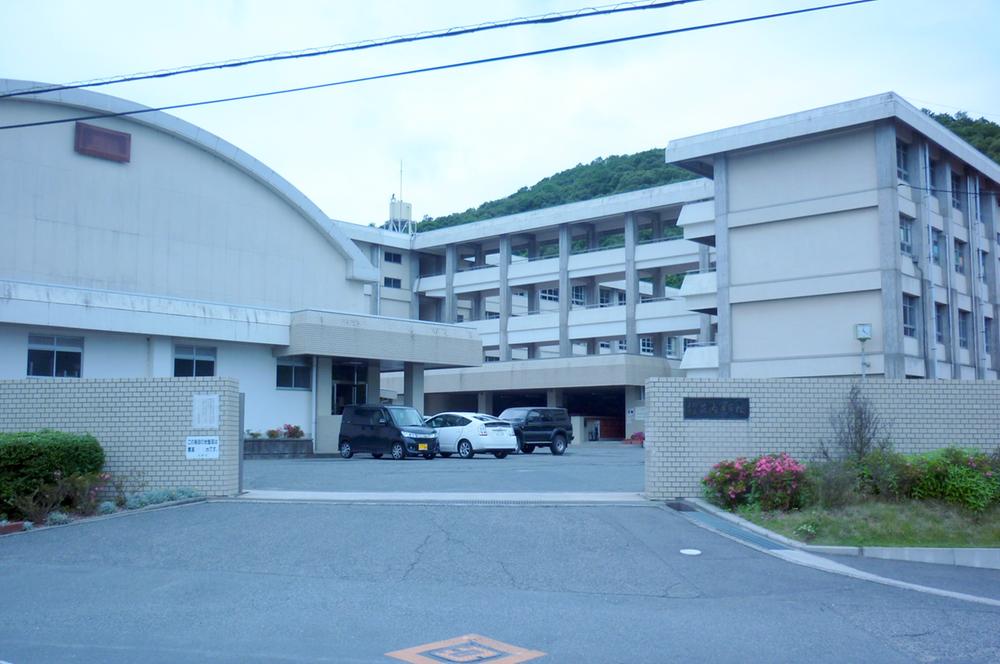 Junior high school. Tamano Municipal Shonai to junior high school 360m