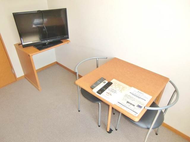 Other Equipment.  ☆ tv set, With table ☆