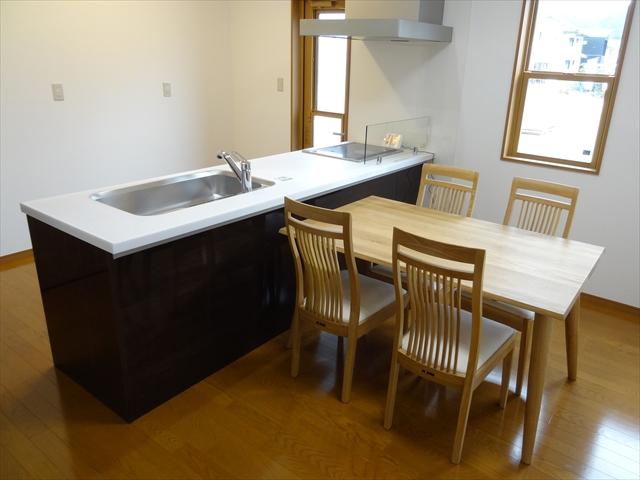 Kitchen. Total about 500,000 yen worth furnished