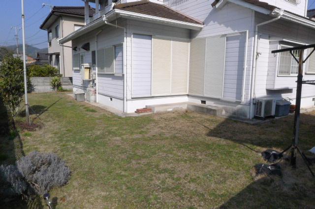 Garden. Spacious south garden space
