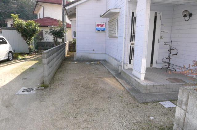 Parking lot. Parking one possible