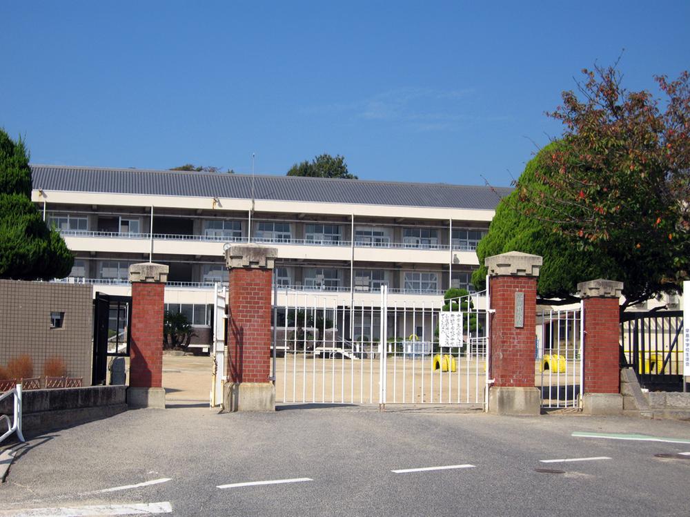 Primary school. Hayashima stand Hayashima to elementary school 842m