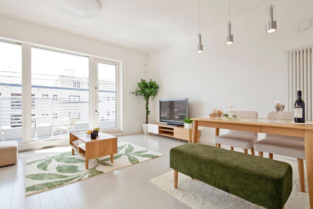 Second floor LDK will be able to live without worrying about the eyes of cars and passers-by. 