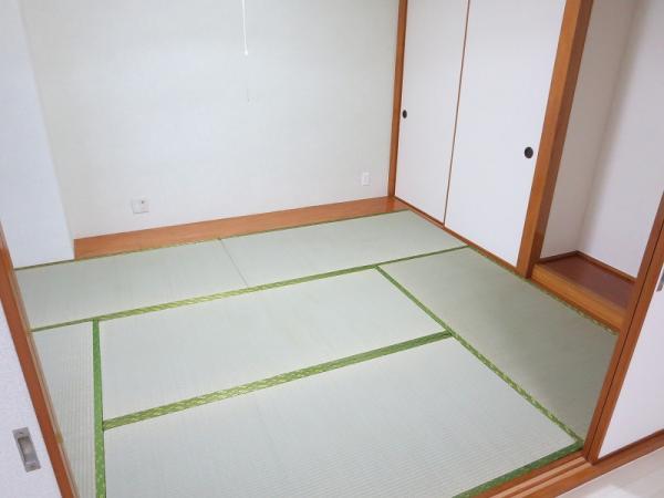 Non-living room. Tatami mat has been changed. Between 6 tatami.