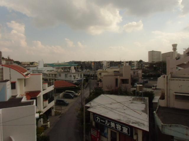 View photos from the dwelling unit. View from the site (November 2013) Shooting