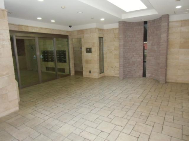 Entrance. Common area (November 2013) Shooting