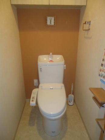 Toilet. Indoor (February 2013) Shooting (fixtures ・ Furniture, etc. are not included in the buying and selling price)