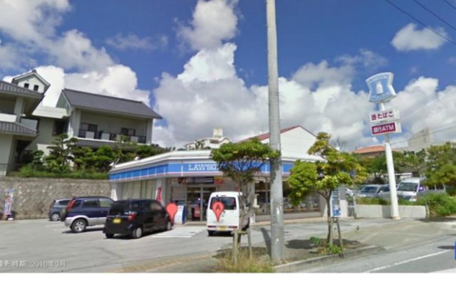 Convenience store. 300m until Lawson Naha West High School before store (convenience store)