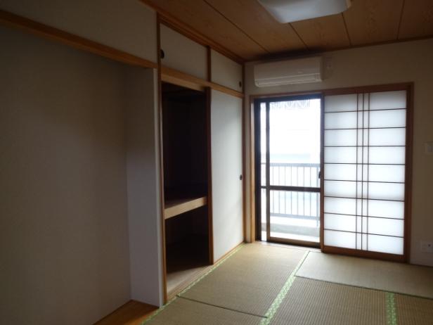 Non-living room. Japanese-style room: Shooting date: 2013 November