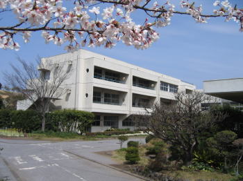 Primary school. Sakata to elementary school (elementary school) 2300m