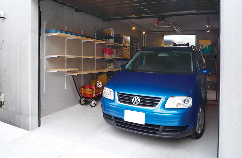 Same specifications photos (Other introspection). Inner garage same specifications Photos. Protect your car from rain and wind. (One minute)