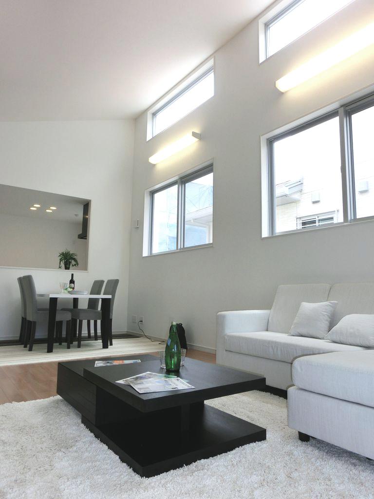 Same specifications photos (living). Maximum 4m as of ceiling height. High lighting of, You can send a bright and fresh every day. 