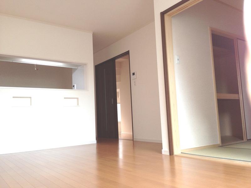 Same specifications photos (living). Hiroi living
