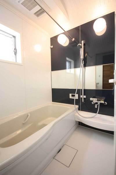 Same specifications photo (bathroom). Comfortable bath time with the bathroom dryer