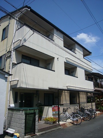 Building appearance. Sunny south-facing balcony