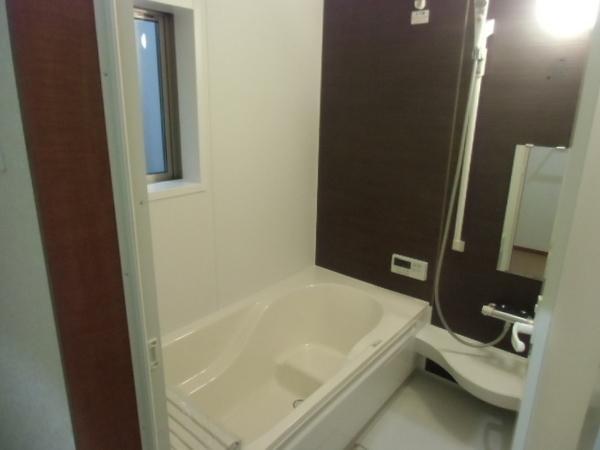 Bathroom. Spacious bathroom to heal fatigue of the day