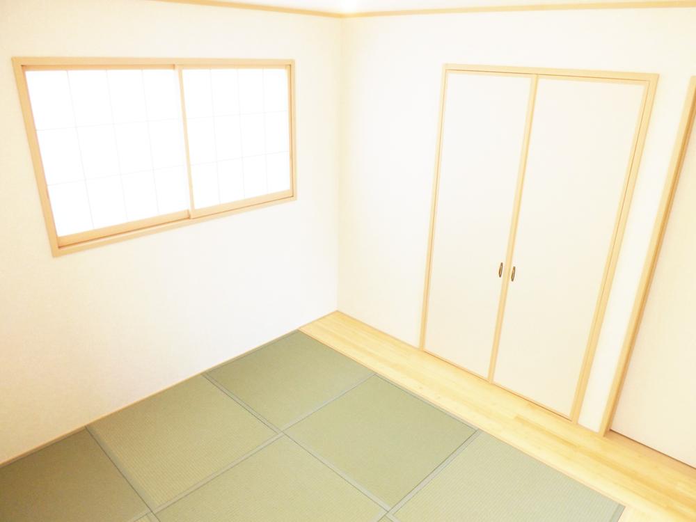 Non-living room. Local photos (Japanese-style)