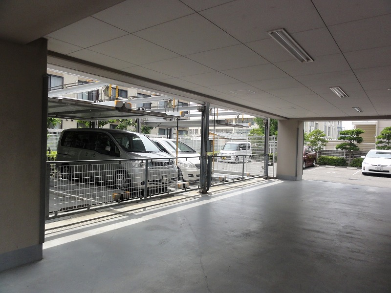 Parking lot