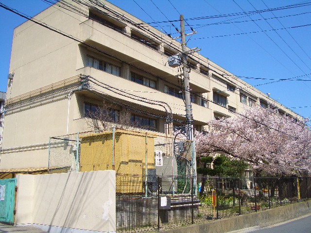 Primary school. 609m to Daito City Hyoya elementary school (elementary school)