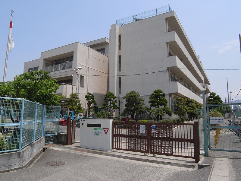 Primary school. 492m to Daito Municipal Morofuku elementary school (elementary school)