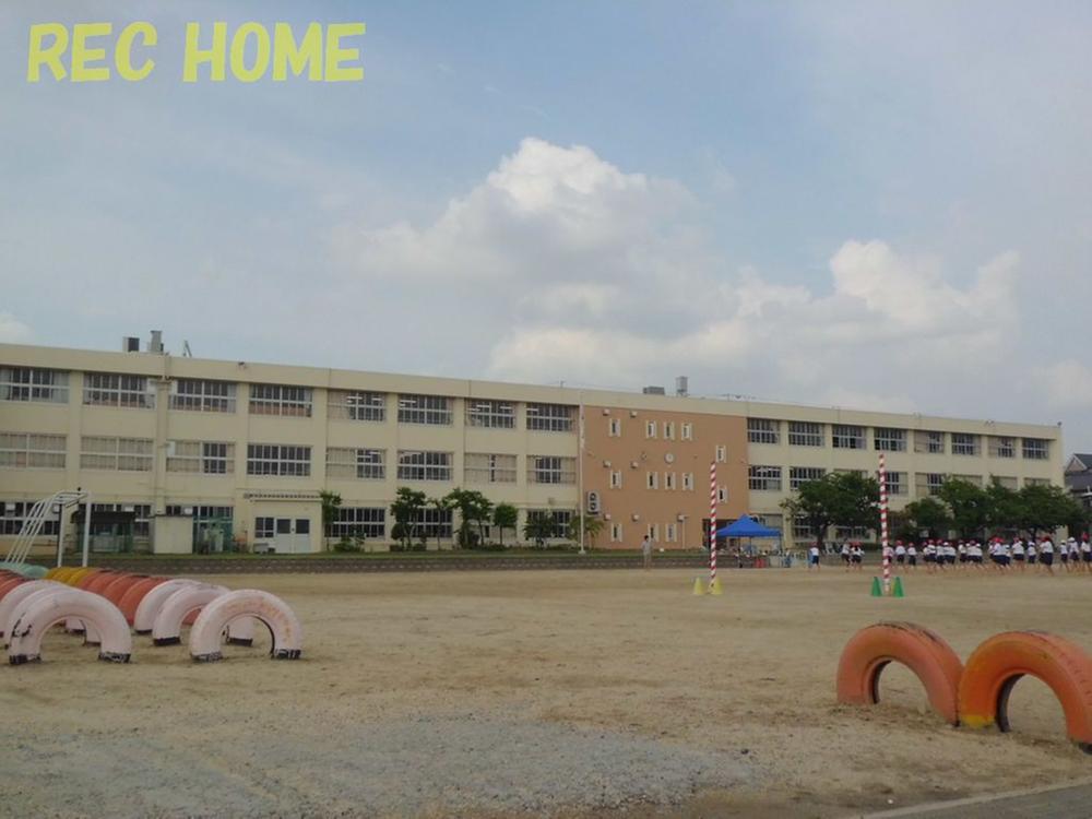 Primary school. 404m to Daito Municipal Shijokita Elementary School