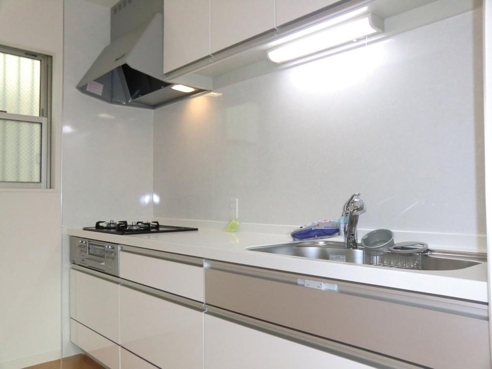 Same specifications photo (kitchen)