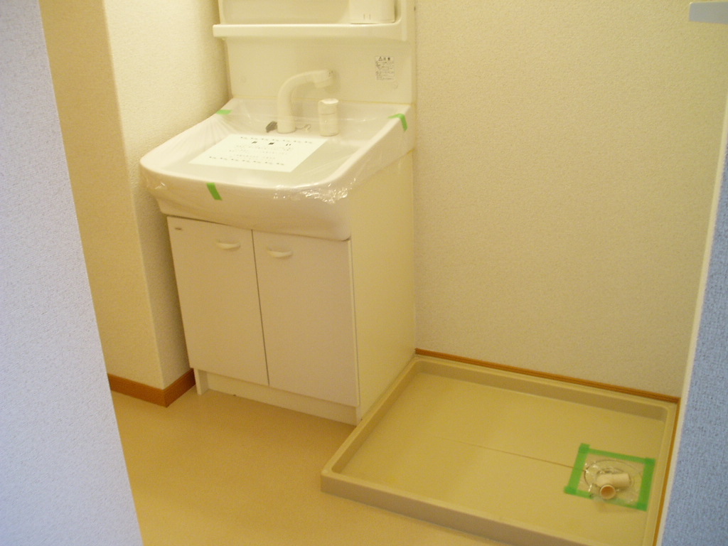 Washroom. Shampoo dresser ・ There is indoor washing machine Storage!