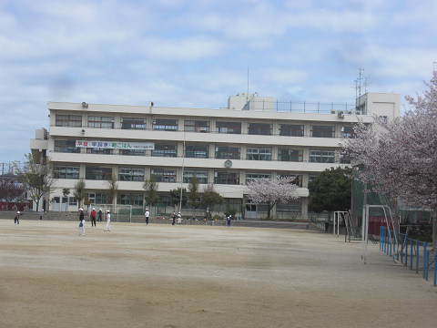 Primary school. 584m to Daito City Hojo Nishi Elementary School (elementary school)