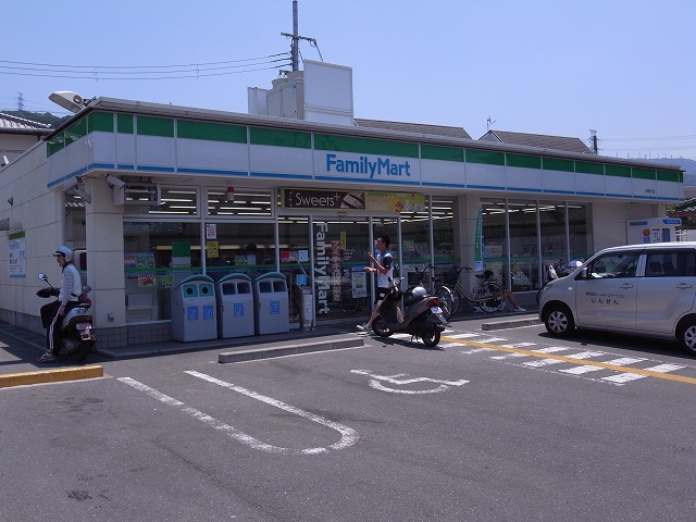 Convenience store. FamilyMart Daito Terakawa store up (convenience store) 260m