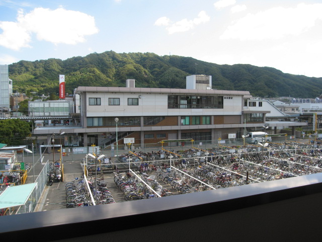 View. Shijōnawate Station is visible from the veranda