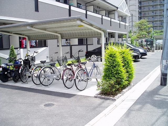 Other common areas. There is bicycle storage! 