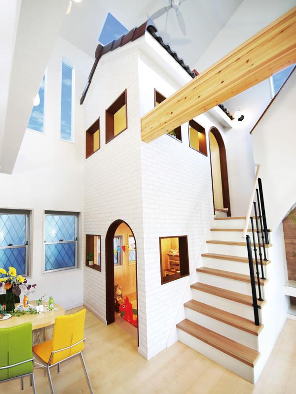 Model house photo. House in the house! ? , Kids library, Such as a play room, Model house packed with dream.