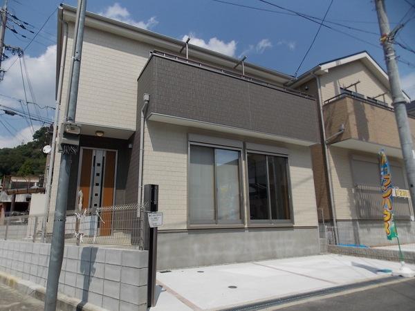 Local appearance photo. Why do not we start a new life in a quiet residential area