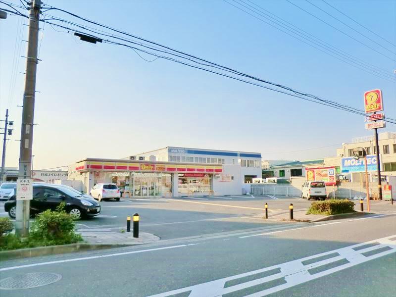 Convenience store. 328m until the Daily Yamazaki Daito Shindenkita the town shop