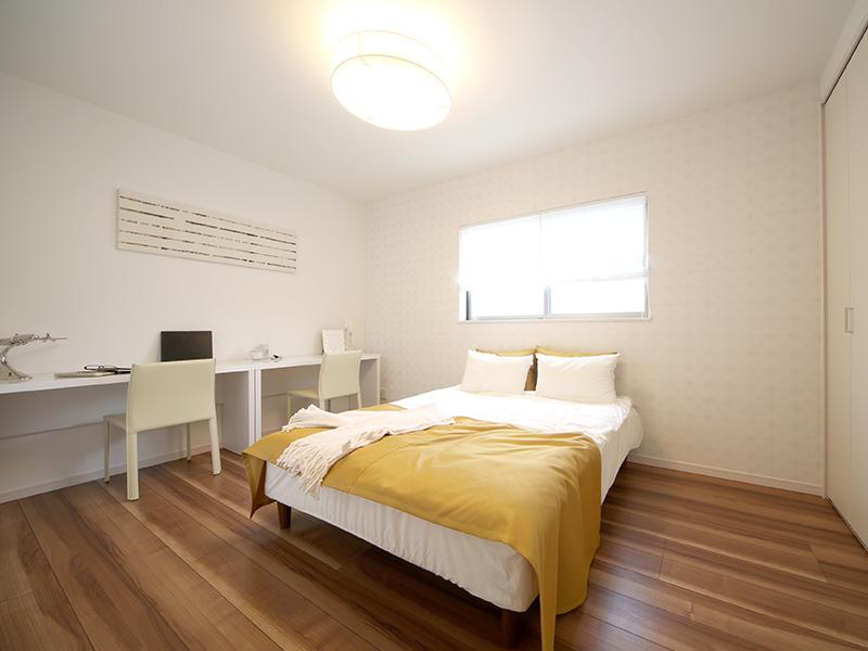 Non-living room. Master bedroom