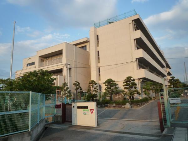 Primary school. Up to elementary school 850m Morofuku elementary school